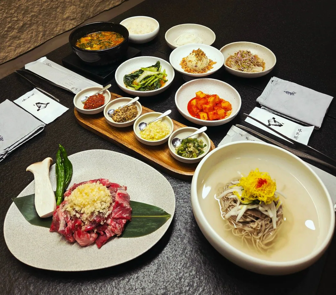 安東式 にんにくダレ 中落ちカルビ ランチ定食